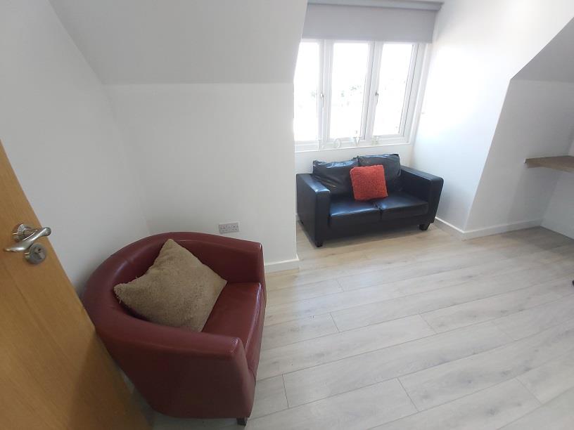 Unihouse Mews
