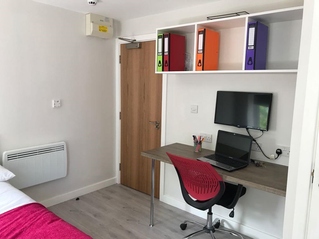 Unihouse Mews